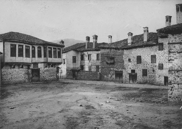 Οι γειτονιές της προπολεμικής Καστοριάς Από μια αφήγηση του  Νίκου Πιστικού