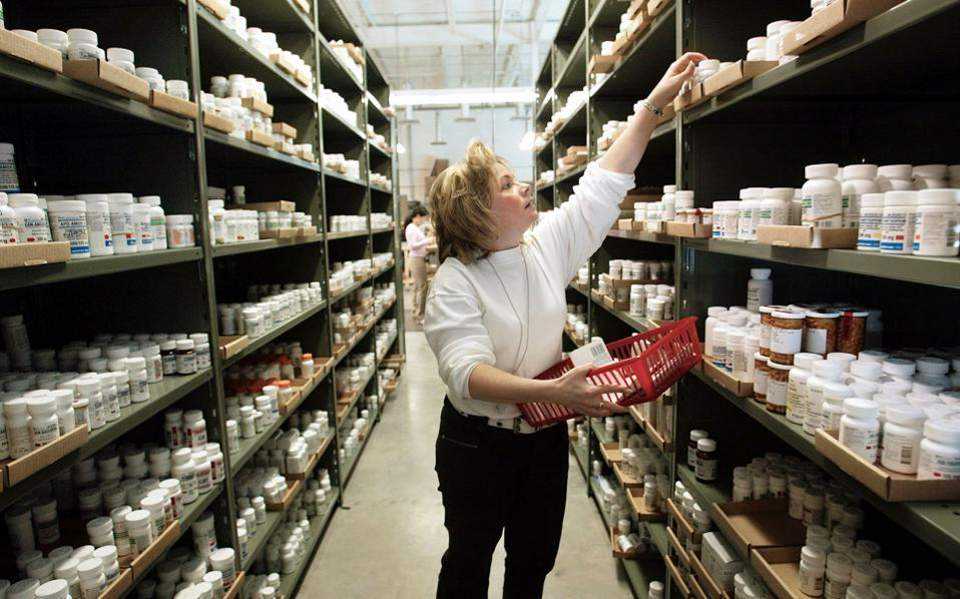 Άδειες φαρμακείων και σε μη φαρμακοποιούς, χωρίς περιορισμούς