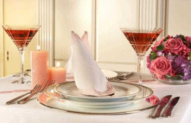 Πώς θα στρώσεις το γιορτινό τραπέζι