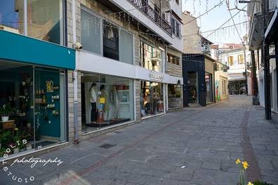 Ανοίγουν τα καταστήματα: Με click in shop, SMS και περιορισμούς