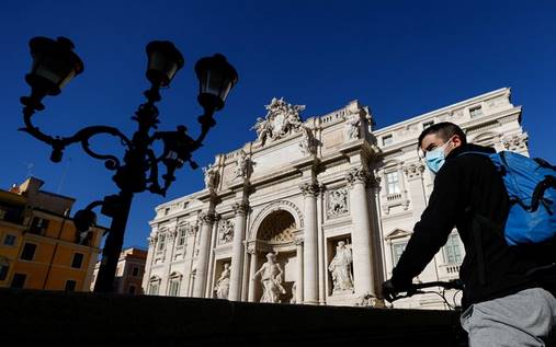 «Καμπανάκι» ΠΟΥ προς Ευρώπη για τη μετάλλαξη: Ενισχύστε τα μέτρα