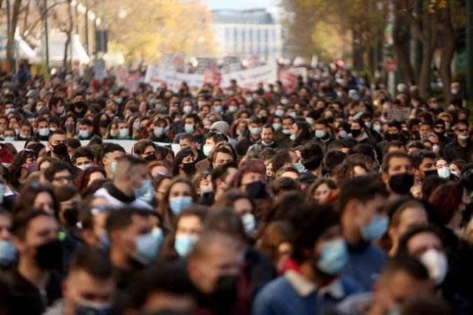 Σε εξέλιξη το πανεκπαιδευτικό συλλαλητήριο στο κέντρο της Αθήνας