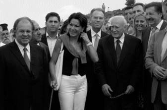 Γράμμος 2008: Η επίσκεψη του ΠτΔ Κάρολου Παπούλια και η “φιέστα” της Γιάννας Αγγελοπούλου στα αποκαϊδια των πυρκαγιών