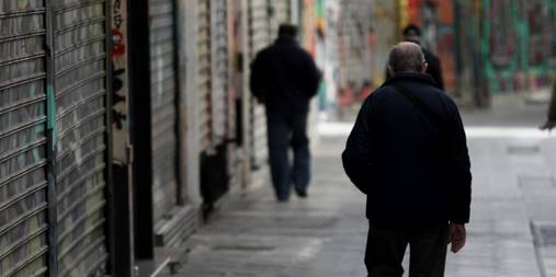 Λοιμωξιολόγοι: Κλειστά καταστήματα το Σάββατο και απαγόρευση κυκλοφορίας από τις 18:00 το Σαββατοκύριακο