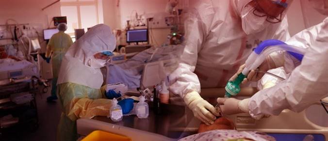 Κορονοϊός: Συναγερμός μετά το ρεκόρ σε κρούσματα και διασωληνωμένους