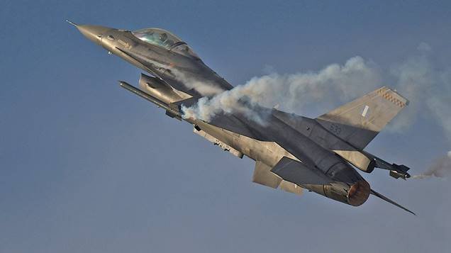 Το μήνυμα του πιλότου της ομάδας «Ζευς»: «Ψηλά τα βλέμματα και οι καρδιές» (βίντεο)