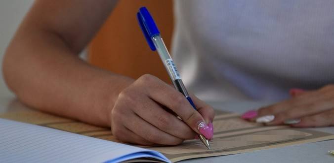 Πανελλήνιες εξετάσεις: Από Δευτέρα ξεκινούν οι αιτήσεις