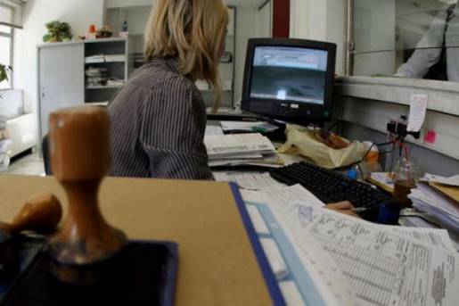 Σαφάρι της εφορίας για κρυφά εισοδήματα – Ποιοι κινδυνεύουν με έξτρα φόρο