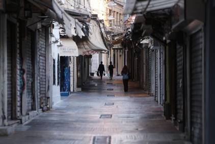 Αρση Lockdown: Oι τέσσερις λόγοι που ανοίγουμε τώρα με τόσα κρούσματα