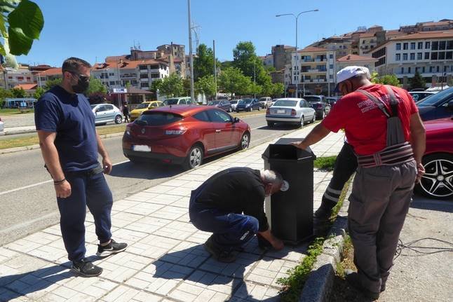 150 νέους κάδους πεζοδρομίων τοποθετεί ο Δήμος Καστοριάς