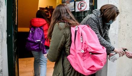 Ανοίγουν τα σχολεία: Πώς θα λειτουργήσουν από Δευτέρα Νηπιαγωγεία, Δημοτικά και Γυμνάσια