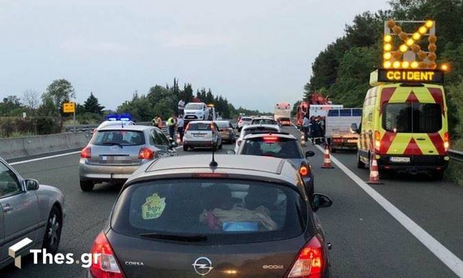Θεσσαλονίκη: Απίστευτο μποτιλιάρισμα στην Εθνική Οδό μετά από τροχαίο (ΒΙΝΤΕΟ & ΦΩΤΟ)