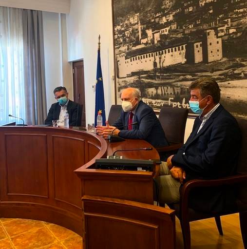 Δήμος Γρεβενών: Συνάντηση Δασταμάνη-Βούτσινου για θέρμανση σχολείων, σχολικές καθαρίστριες και επαγγελματική εκπαίδευση