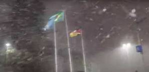 Ο καιρός «τρελάθηκε», χιόνια στη Βραζιλία… 64 χρόνια μετά! (βίντεο)