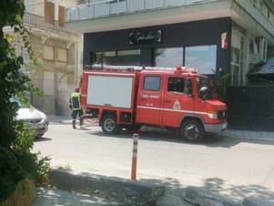 Καστοριά: Φωτιά ξέσπασε στο εστιατόριο “Γράδα” στην Βόρεια Παραλία (φώτο)