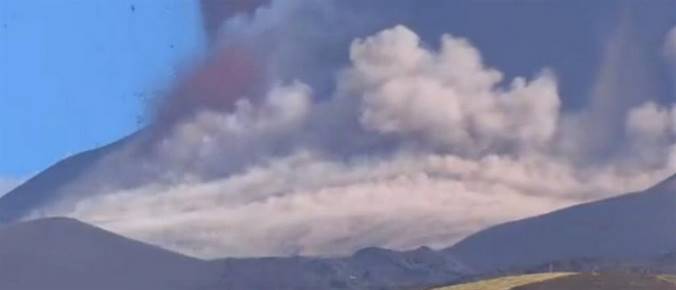 Αίτνα: “ξύπνησε” το ηφαίστειο της Σικελίας (εικόνες)