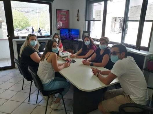 Συνάντηση Ολυμπίας Τελιγιορίδου με αντιπροσωπεία των εργαζομένων στις δημόσιες δομές υγείας της Καστοριάς που τέθηκαν σε αναστολή