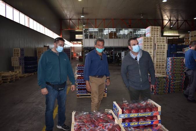 Με μηλοπαραγωγούς και τη διοίκηση της ΓΕΟΚ συναντήθηκε ο Δήμαρχος Καστοριάς