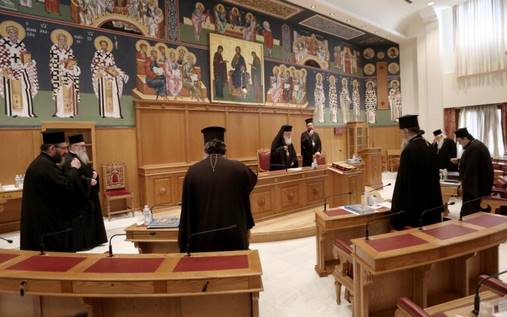 «Ιερά ράβδος» κατά ανταρτών κληρικών