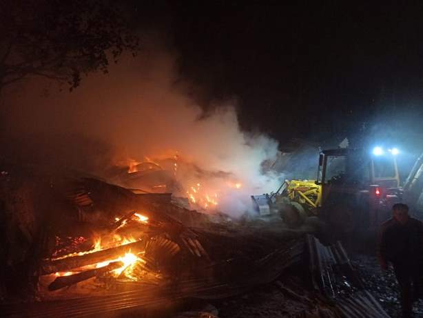 Πυρκαγιά κατέστρεψε ολοσχερώς  κτηνοτροφική μονάδα στην Πτελέα