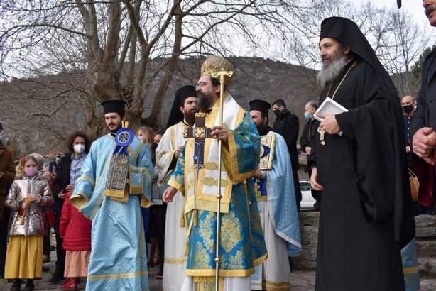 Η Δεσποτική εορτή των Θεοφανείων στην Ιερά Μητρόπολη Καστορίας [ΦΩΤΟ]