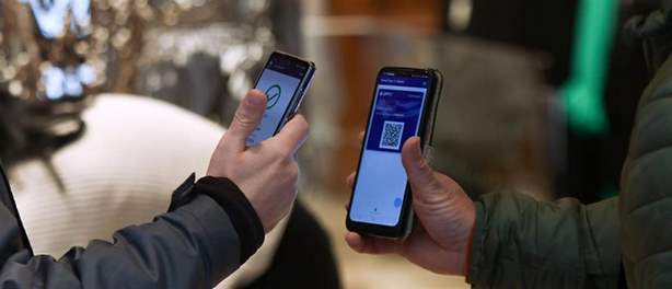 Ανεμβολίαστοι από Δευτέρα όσοι δεν έχουν κάνει τρίτη δόση