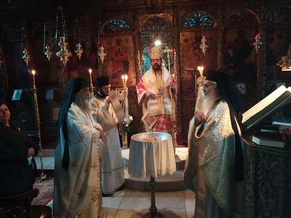 Η Θεία Λειτουργία στην Ιερά Μονή Αγίων Αναργύρων, χοροστατούντος του Σεβασμιότατου Μητροπολίτη Καστοριάς κ. Καλλινίκου (φωτο -βίντεο)