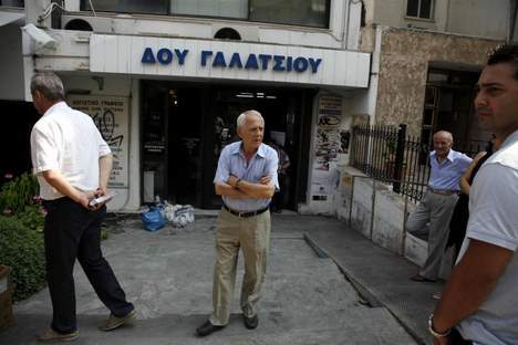 Νέος ξυλοδαρμός εφοριακού: Στο νοσοκομείο με κάταγμα στο πόδι και μώλωπες