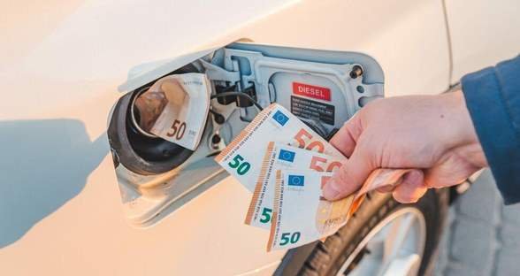 Καύσιμα: Συνεχίσουν σε ανοδική τροχιά οι τιμές – Νέες αυξήσεις από Δευτέρα