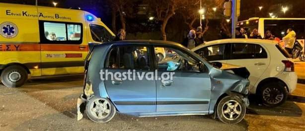 Θεσσαλονίκη – Τροχαίο: Λεωφορείο σε “τρελή” πορεία παρέσυρε ΙΧ  Πέντε άτομα τραυματίστηκαν και μεταφέρθηκαν στο νοσοκομείο.(εικόνες)