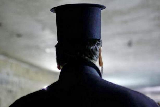 Πιερία: Ιερέας είπε σε πιστούς που έχουν σκύλους να μην πηγαίνουν εκκλησία και να ρίξουν φόλα