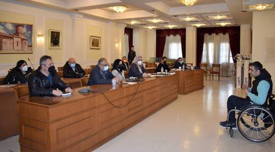 Συνάντηση εργασίας στελεχών της Εθνικής Συνομοσπονδίας ΑμεΑ στο Δημαρχείο Καστοριάς