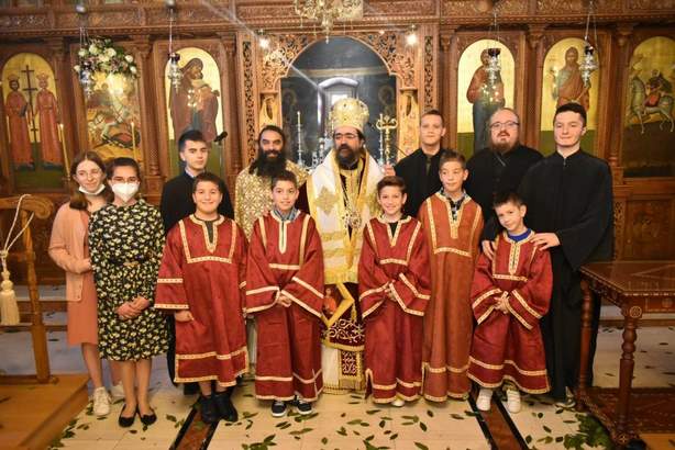 Στιγμές ἀπό τήν Λαμπρή Ἑβδομάδα στήν Μητρόπολη Καστορίας