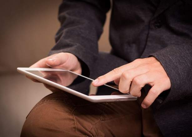 Voucher 200 ευρώ για laptop και tablet: Έως πότε να υποβάλετε αίτηση