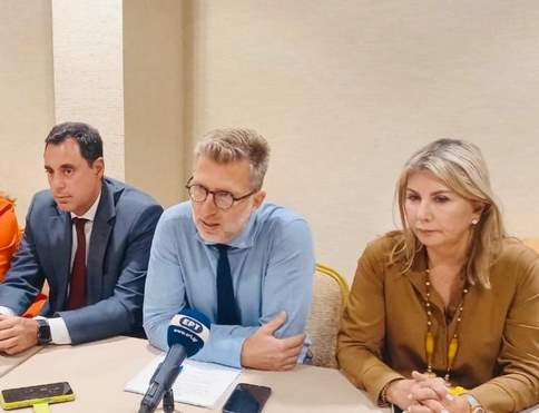 Ένα βότσαλο στη λίμνη! (Του Δημήτρη Ιατρίδη)