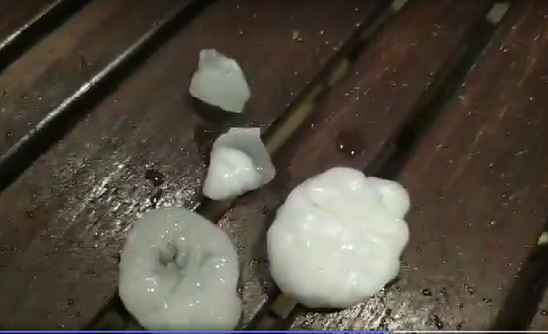 Καστοριά: Σφοδρή χαλαζόπτωση εδώ κι ένα τέταρτο