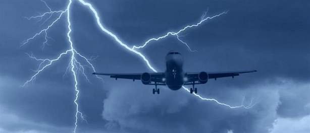 Θεσσαλονίκη: Κεραυνός χτύπησε αεροπλάνο σε πτήση από την Αθήνα – Τι δήλωσε επιβάτης