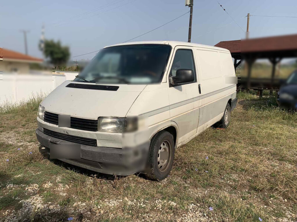Συνελήφθη 37χρονος αλλοδαπός σε περιοχή της Καστοριάς, ο οποίος μετέφερε παράνομα με  Ι.Χ.Φ. αυτοκίνητο -13- αλλοδαπούς