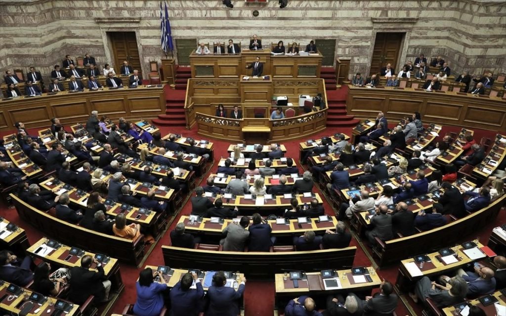 Παρέμβαση της Βουλής μετά τη χυδαία πλαστογραφία της υπογραφής του Τσίπρα: «Ουδέποτε κατατέθηκε τέτοιο έγγραφο»