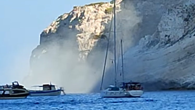Ζάκυνθος: Έπεσαν βράχοι στο «Ναυάγιο» μετά τον σεισμό των 5,4R