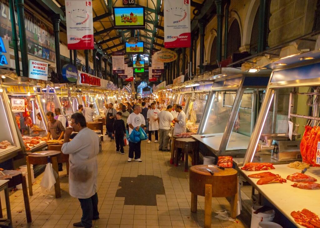 Απλησίαστο το μοσχαρίσιο κρέας, «στροφή» στο κοτόπουλο -Ανατιμήσεις και στα λαχανικά (βίντεο)