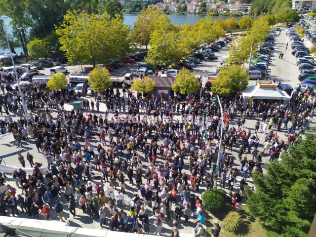 Ομόφωνο ψήφισμα διαμαρτυρίας 35 φορέων του Νομού Καστοριάς προς τον Πρωθυπουργό και ανανέωση του ραντεβού τις 9 Νοέμβρη