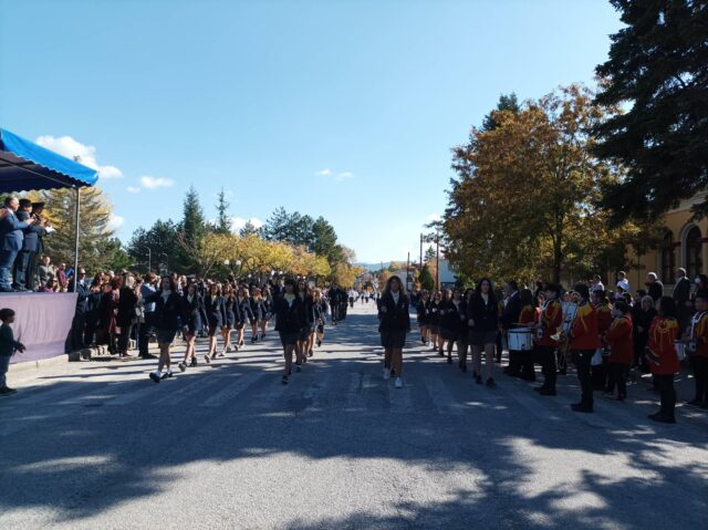 Η παρέλαση της 28ης Οκτωβρίου στο Άργος Ορεστικό (φώτο)