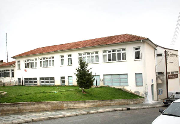 Δωρεά στο 6ο Δημοτικό Σχολείο Καστοριάς στη μνήμη του δασκάλου Βασίλη Μπακόλα