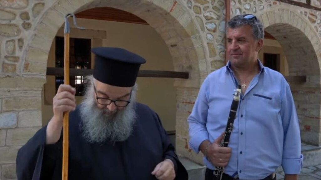 Εράτυρα: Ιερέας αποχωρίστηκε με πόνο ψυχής το κοπάδι του λόγω οικονομικής δυσπραγίας