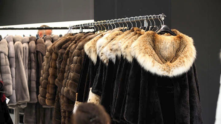 Παράταση του μέτρου αναστολής συμβάσεων εργασίας στον κλάδο της γουνοποιίας έως 31 Δεκεμβρίου 2022