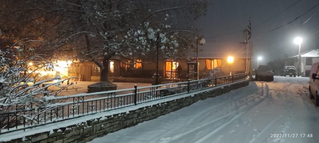 Πυκνή χιονόπτωση αυτή την ώρα στην Κοτύλη