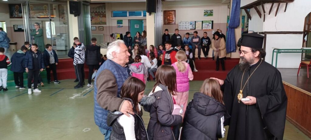 Συναντήσεις Μητροπολίτου Καστορίας μέ Ἐκπαιδευτικούς καί Μαθητές