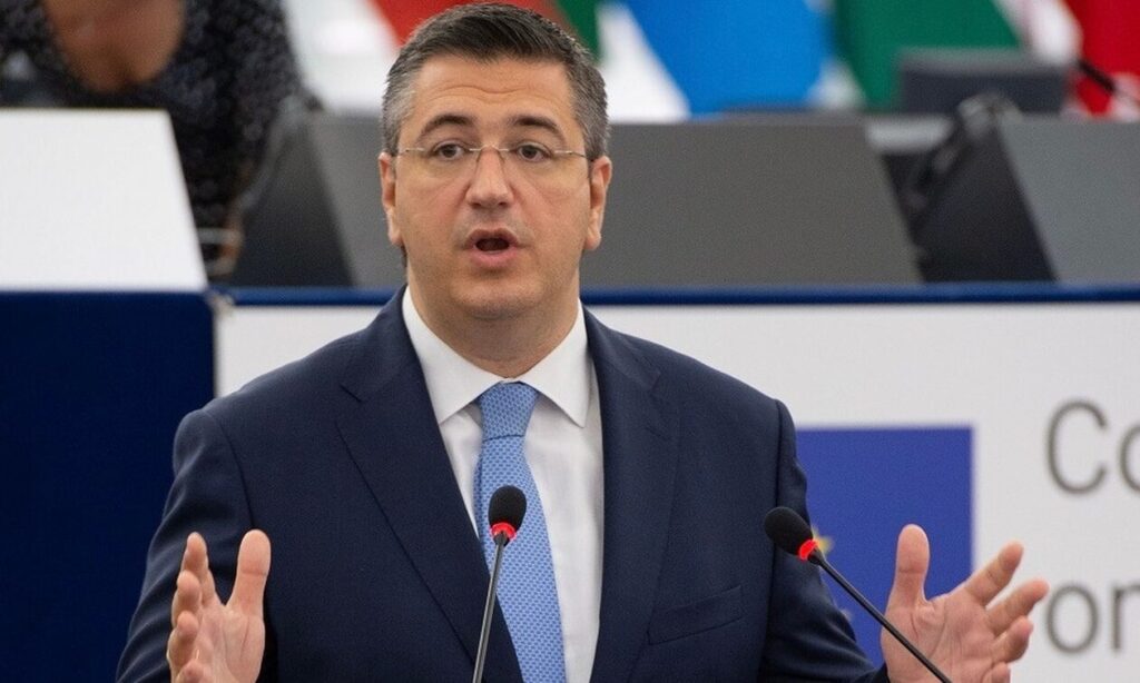 Ακραία πρόκληση των Τούρκων: Κρατούν ώρες τον Τζιτζικώστα στη Σμύρνη