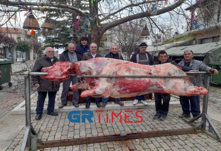 Στον Έβρο η μεγαλύτερη σούβλα της χρονιάς με περισσότερα από 450 κιλά κρέας για τους επισκέπτες (φώτο – βίντεο)